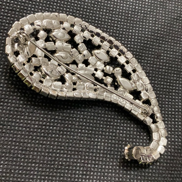 Vintage Paisley with Rhinestones & Onyx Brooch - Picture 2 of 3